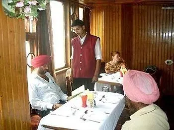 Oyo 11695 Hotel Auckland Shimla 3*,  India
