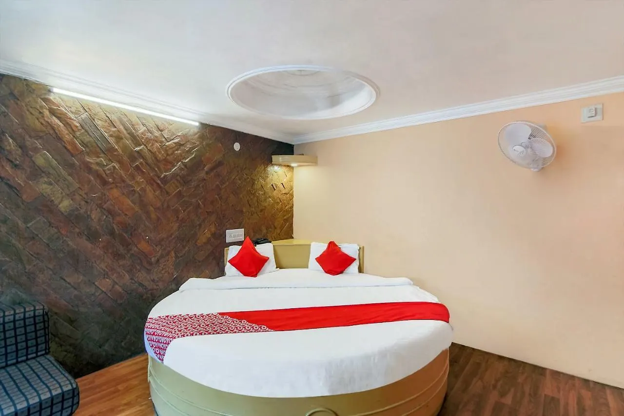 Oyo 11695 Hotel Auckland Shimla 3*,