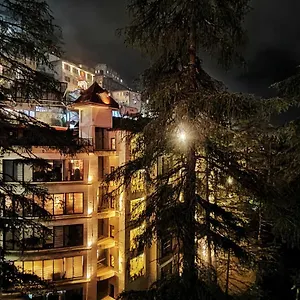 Hotel Royale Retreat - Luxury In