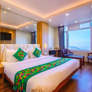 Hotel Treebo Varuna With Mountain View